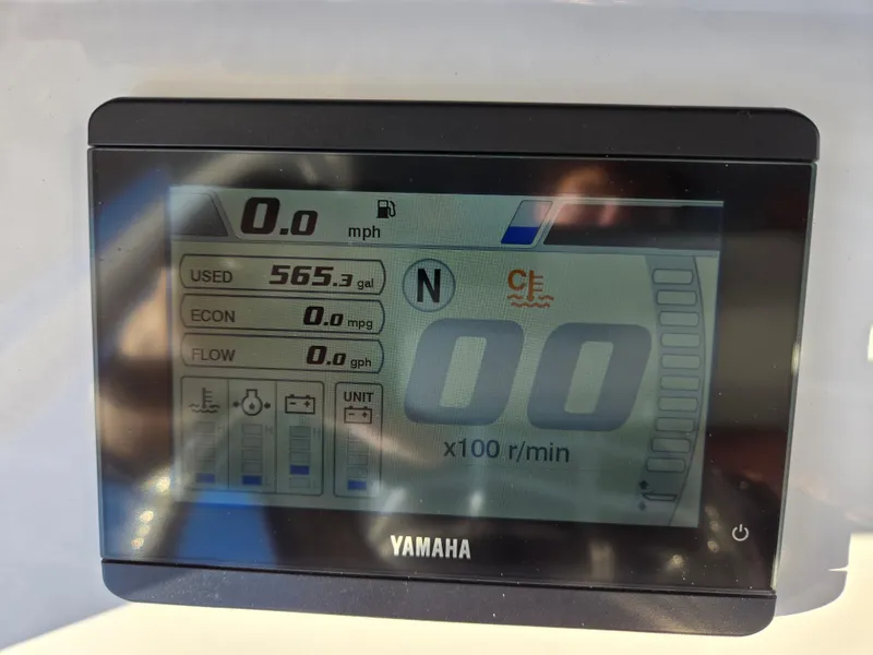 Slide: The Image of Sea Hunt Ultra 255 SE 2022 - 101