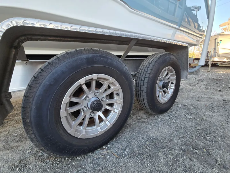 Slide: The Image of Sea Hunt Ultra 255 SE 2022 - 108