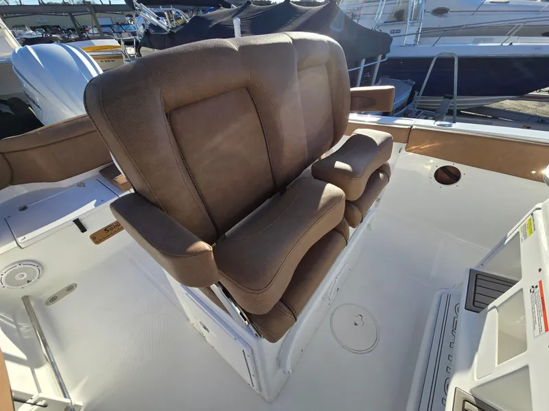 Slide: The Image of Sea Hunt Ultra 255 SE 2022 - 53