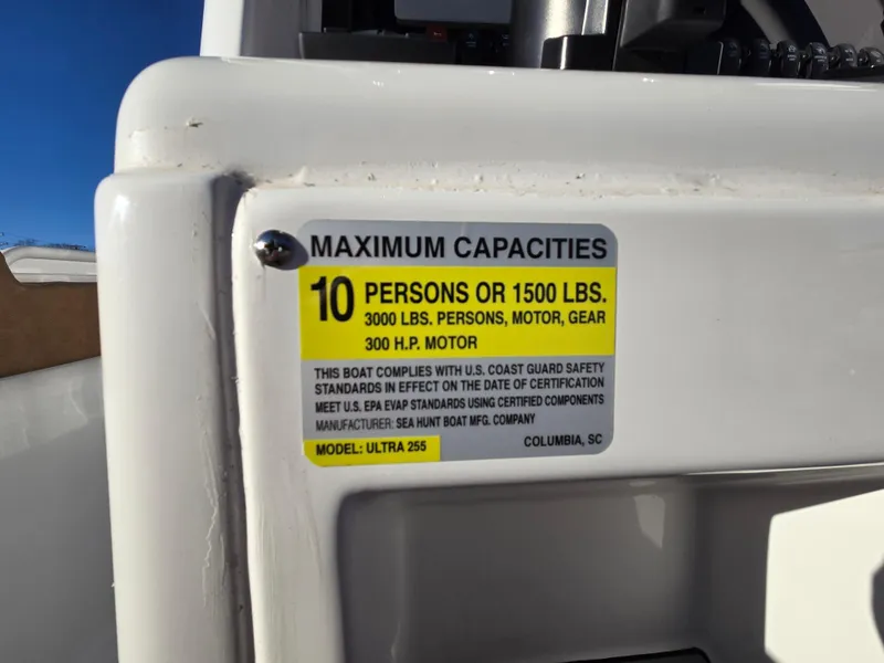 Slide: The Image of Sea Hunt Ultra 255 SE 2022 - 57