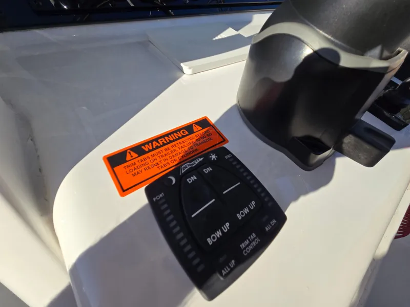 Slide: The Image of Sea Hunt Ultra 255 SE 2022 - 59