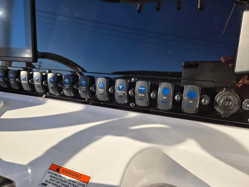 Slide: The Image of Sea Hunt Ultra 255 SE 2022 - 63