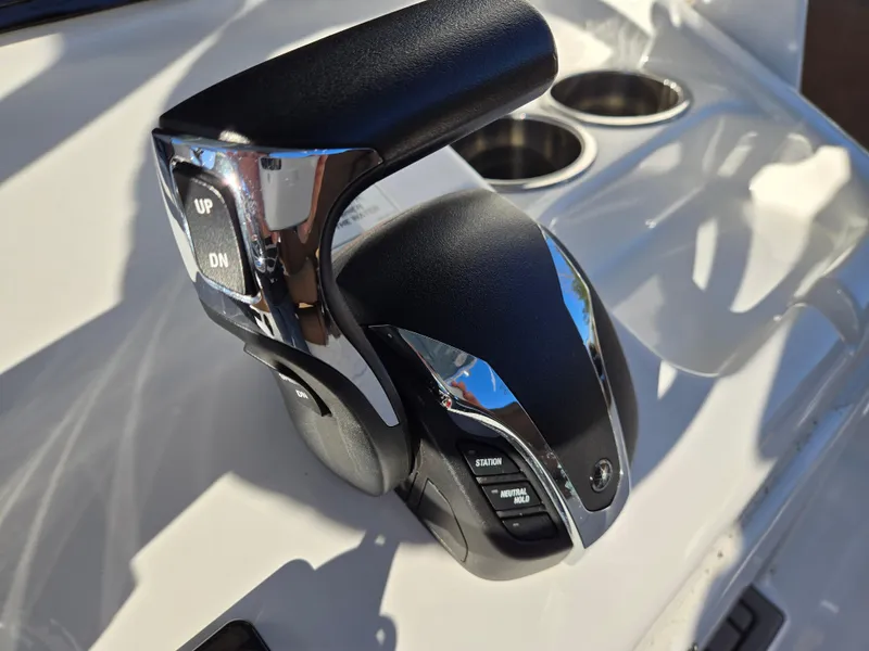 Slide: The Image of Sea Hunt Ultra 255 SE 2022 - 66