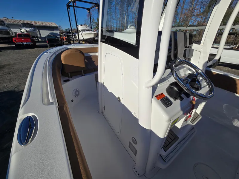 Slide: The Image of Sea Hunt Ultra 255 SE 2022 - 68