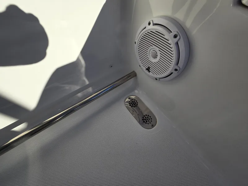 Slide: The Image of Sea Hunt Ultra 255 SE 2022 - 73