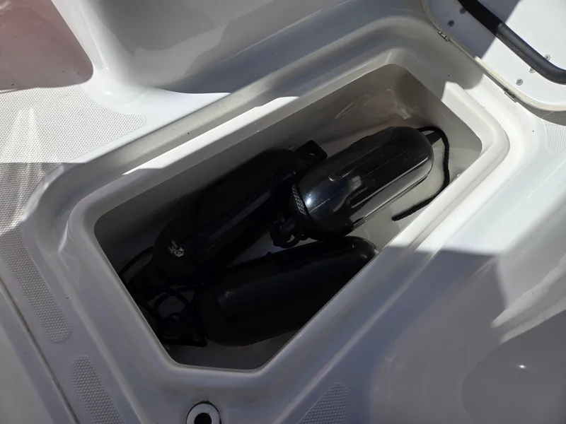 Slide: The Image of Sea Hunt Ultra 255 SE 2022 - 74