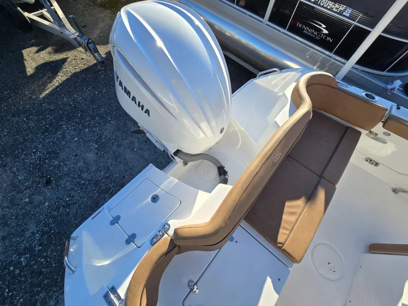 Slide: The Image of Sea Hunt Ultra 255 SE 2022 - 75