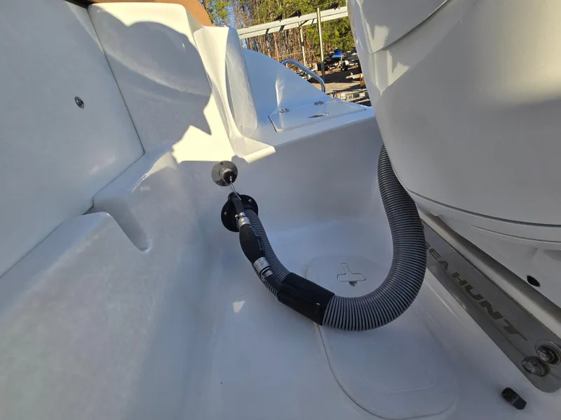 Slide: The Image of Sea Hunt Ultra 255 SE 2022 - 89