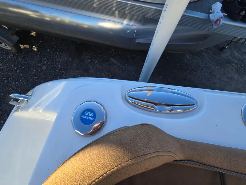 Slide: The Image of Sea Hunt Ultra 255 SE 2022 - 90