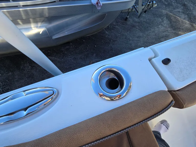 Slide: The Image of Sea Hunt Ultra 255 SE 2022 - 91