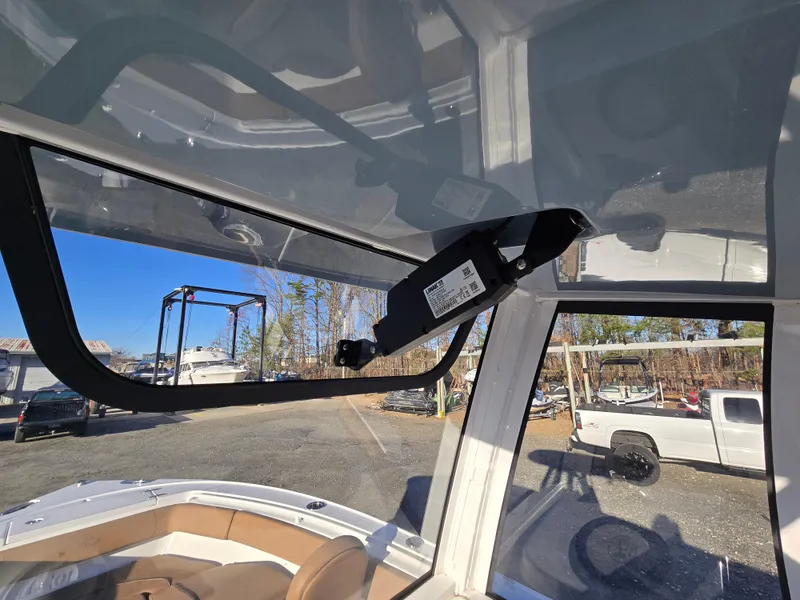 Slide: The Image of Sea Hunt Ultra 255 SE 2022 - 94