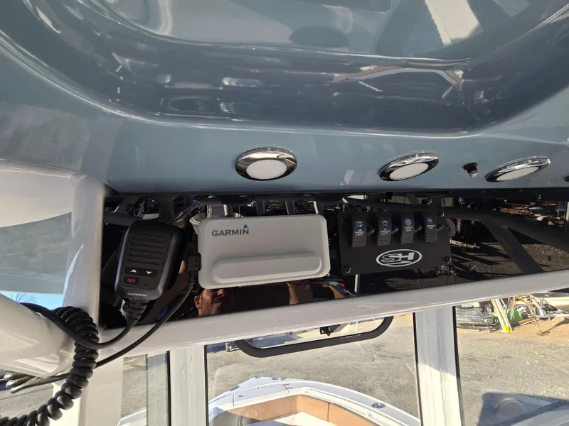 Slide: The Image of Sea Hunt Ultra 255 SE 2022 - 95