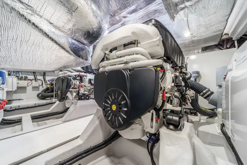 Slide: The Image of Galeon 500 Fly 2025 - 67