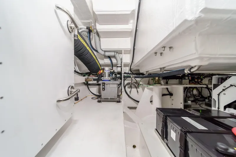 Slide: The Image of Galeon 500 Fly 2025 - 69