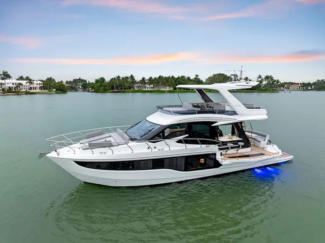 Slide: The Image of Galeon 500 Fly 2025 - 72