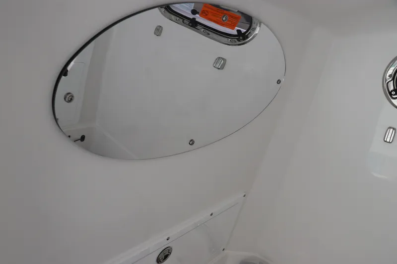 Slide: The Image of Edgewater 325CC 2025 - 52