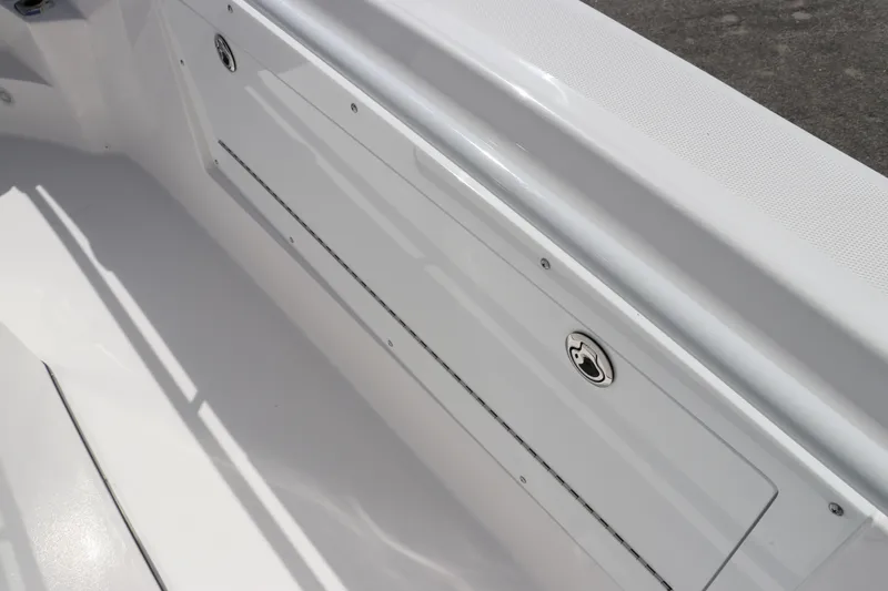 Slide: The Image of Edgewater 325CC 2025 - 63