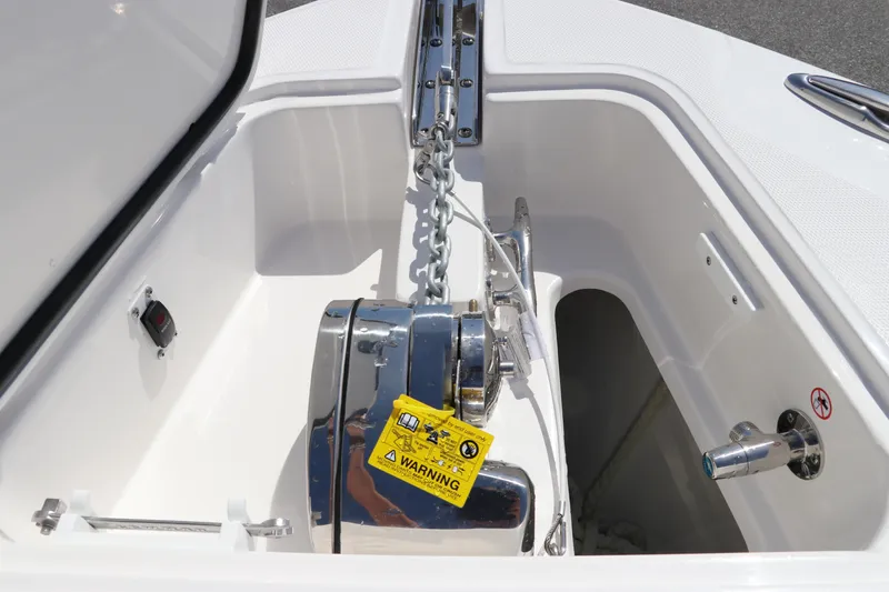 Slide: The Image of Edgewater 325CC 2025 - 69