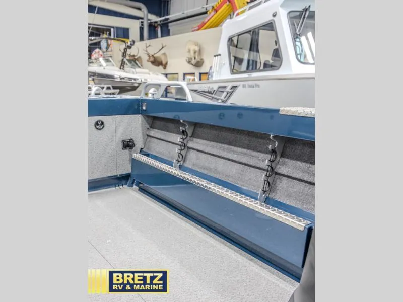 Slide: The Image of Pro 200 Pro V ET 2025 - 16