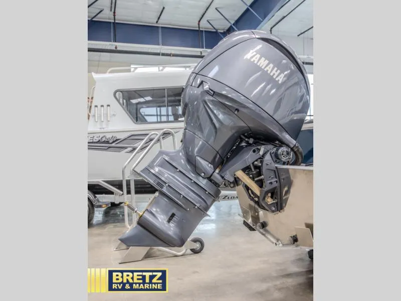 Slide: The Image of Pro 200 Pro V ET 2025 - 4