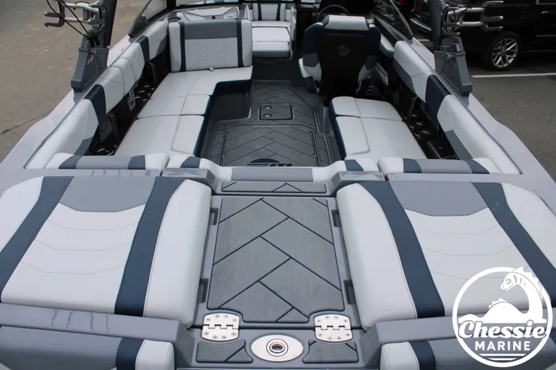 Slide: The Image of Malibu Wakesetter 23 LSV 2025 - 12