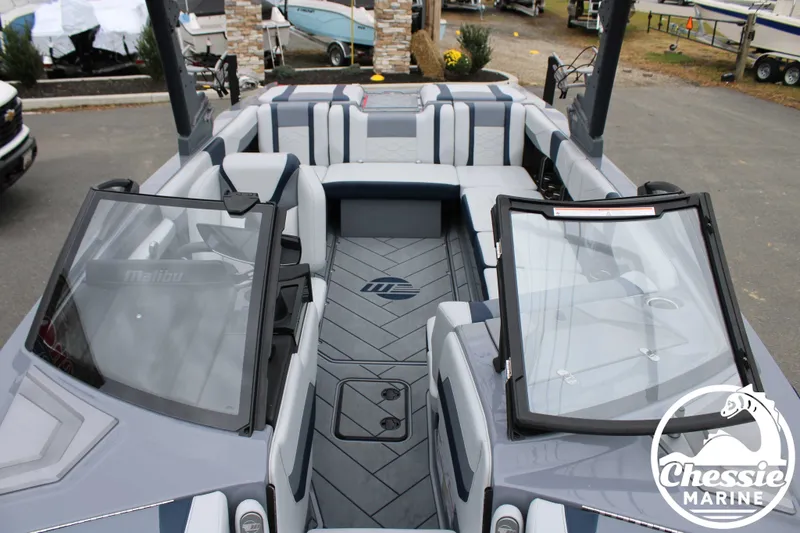 Slide: The Image of Malibu Wakesetter 23 LSV 2025 - 16