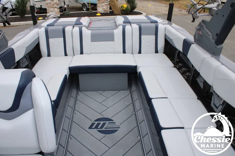 Slide: The Image of Malibu Wakesetter 23 LSV 2025 - 18
