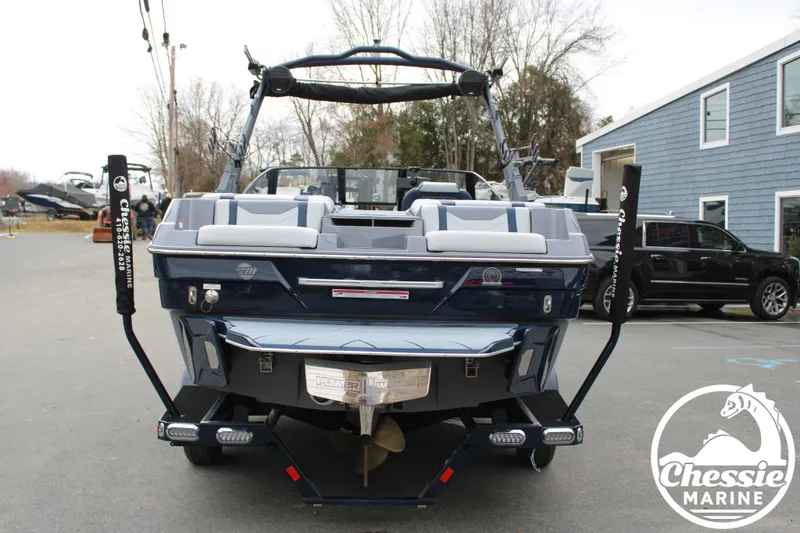 Slide: The Image of Malibu Wakesetter 23 LSV 2025 - 4
