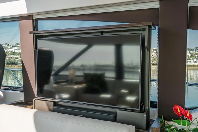 Slide: The Image of Tiara C53 Coupe 2021 - 52