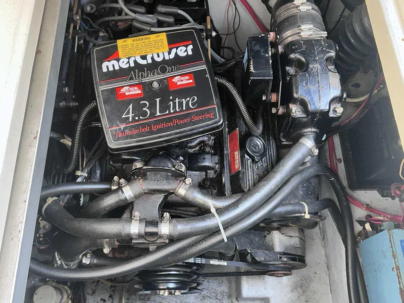 Slide: The Image of MerCruiser 4.3 Litre engine in 1987 Sea Ray 270 Sundancer boat. - 31