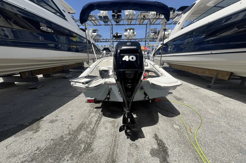 Slide: The Image of Boston Whaler 130 Super Sport 2025 - 12