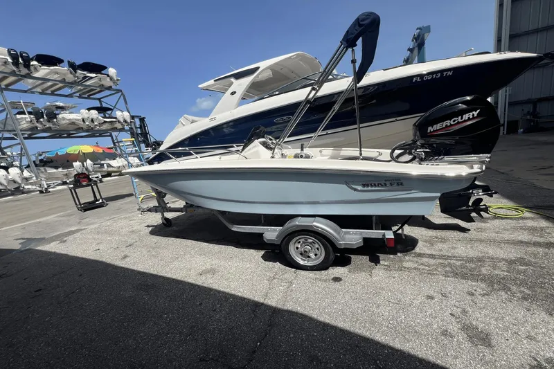 Slide: The Image of Boston Whaler 130 Super Sport 2025 - 3