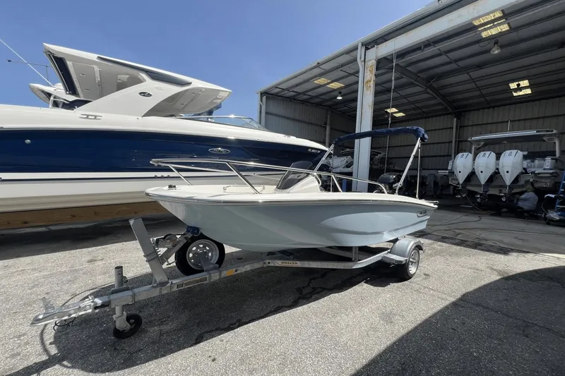 Slide: The Image of Boston Whaler 130 Super Sport 2025 - 4