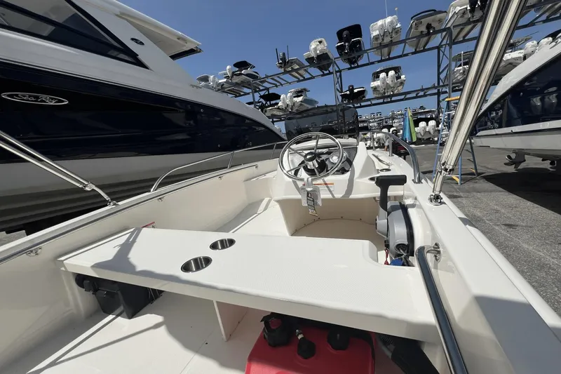 Slide: The Image of Boston Whaler 130 Super Sport 2025 - 7