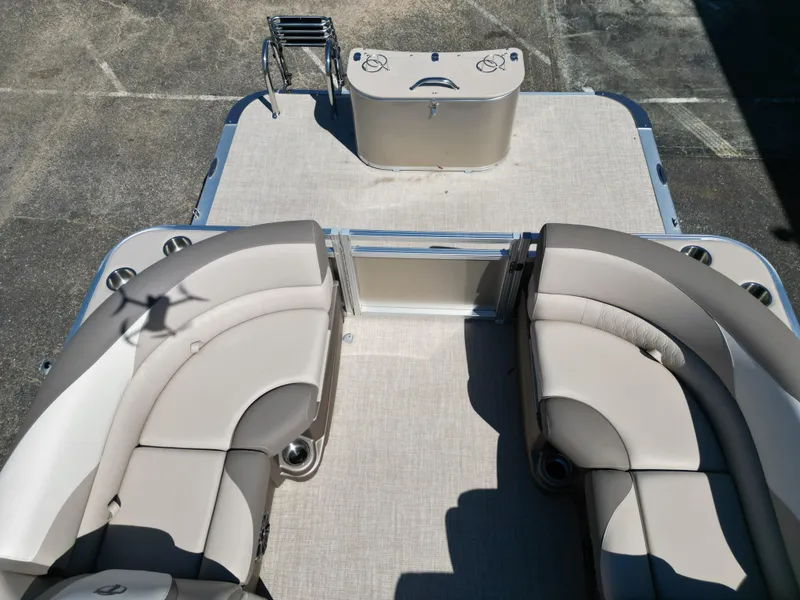 Slide: The Image of Tahoe LTZ QL21T 2024 - 15