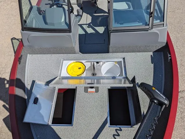 Slide: The Image of Lowe Fishing Machine 1625WT 2025 - 8