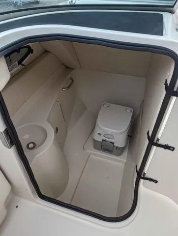 Slide: The Image of Sea Ray 260 Sundeck 2010 - 21