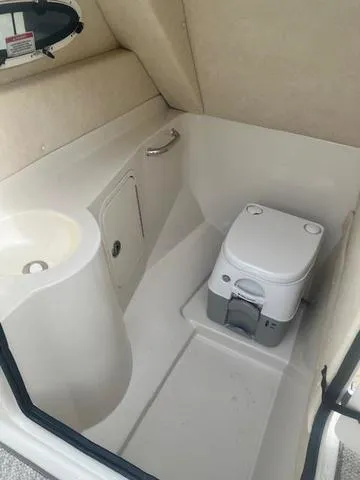 Slide: The Image of Sea Ray 260 Sundeck 2010 - 27