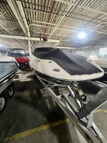 Slide: The Image of Sea Ray 260 Sundeck 2010 - 28