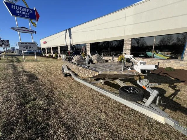 Slide: The Image of Excel CATFISH PRO 24 2017 - 4