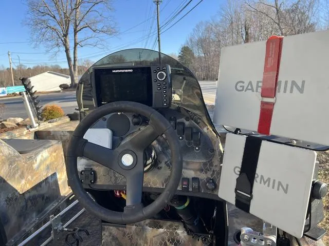 Slide: The Image of Excel CATFISH PRO 24 2017 - 7