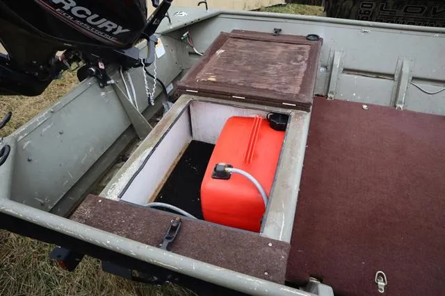 Slide: The Image of Crestliner CR 1648 2005 - 6