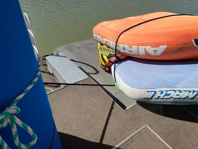 Slide: The Image of Thoroughbred Houseboat 2013 - 53