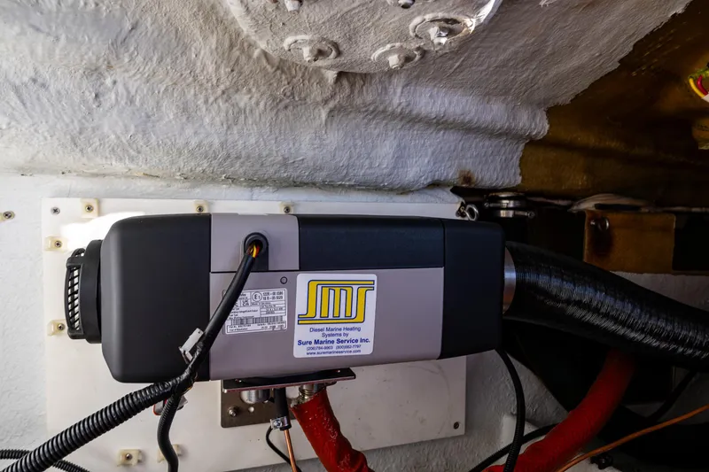 Slide: The Image of Heating system inside a 2001 Jeanneau Sun Odyssey 40 yacht. - 43