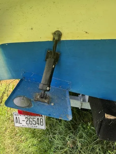 Slide: The Image of 2006 Bayliner 265 Cruiser boat stern with North Carolina registration plate. - 8