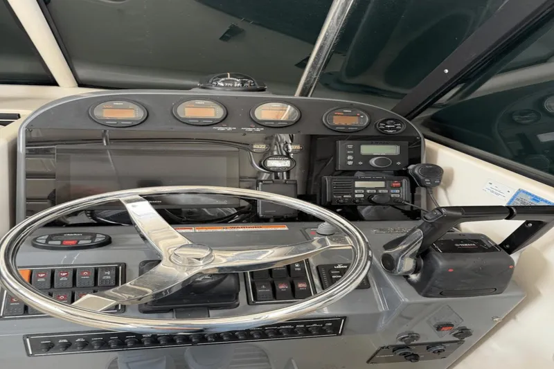 Slide: The Image of Pursuit 3370 Pursuit 2005 - 18