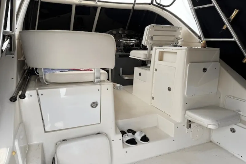 Slide: The Image of Pursuit 3370 Pursuit 2005 - 4