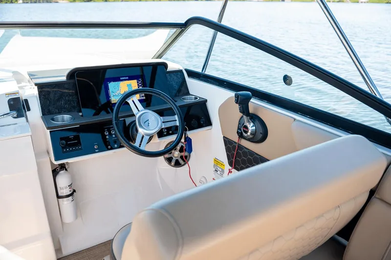 Slide: The Image of Sea Ray 250 SDX Outboard 2019 - 12
