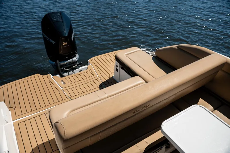 Slide: The Image of Sea Ray 250 SDX Outboard 2019 - 22