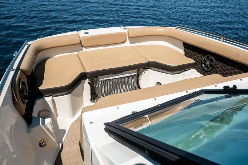 Slide: The Image of Sea Ray 250 SDX Outboard 2019 - 28